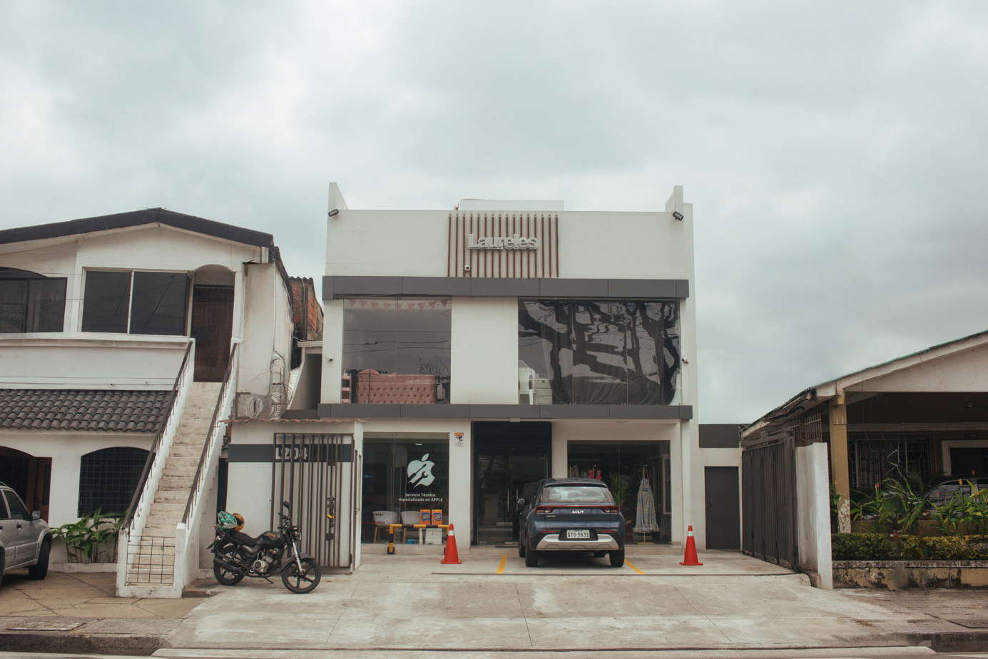 Foto fachada edificio Laureles