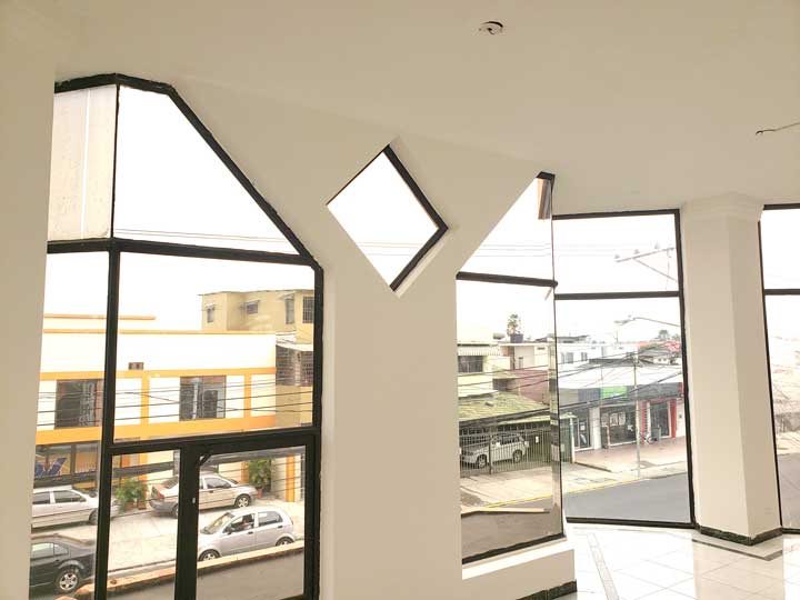 Frontal-interior-local-7