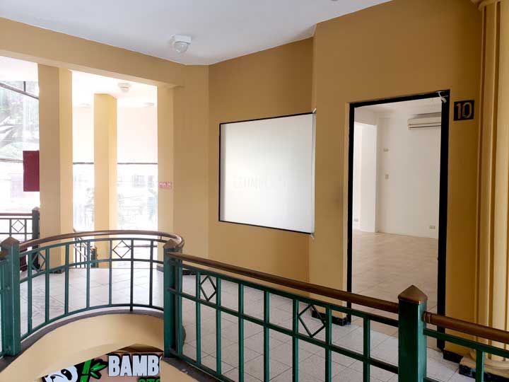 local-10-lateral-exterior